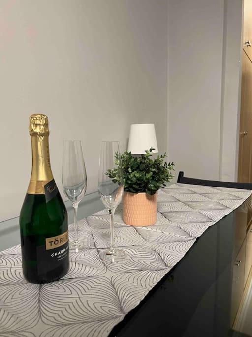 Lovely 1 Bedroom Flat - Gazdagret Βουδαπέστη Εξωτερικό φωτογραφία